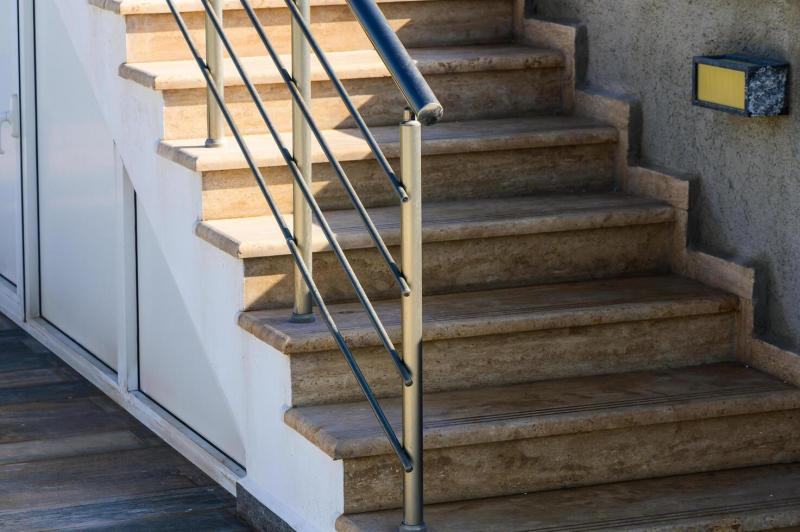 Corrimão em aço inox: Elegância e Segurança