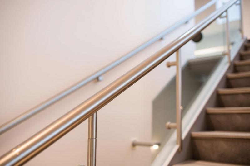 Como Escolher o Corrimão de Aço Inox Ideal para Sua Escada