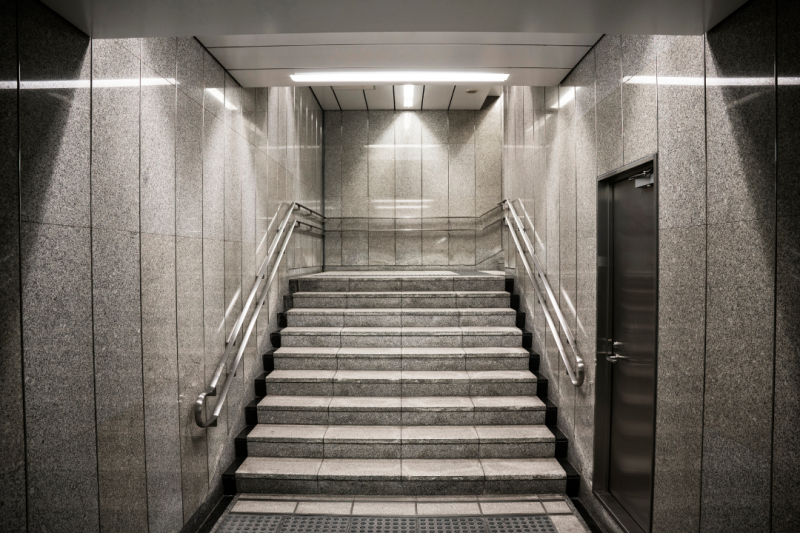 Descubra os Benefícios do Corrimão de Escada em Aço Inox para sua Residência
