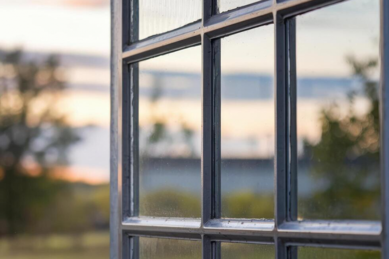 Como Escolher e Instalar uma Porta Alumínio com Vidro para Sua Casa