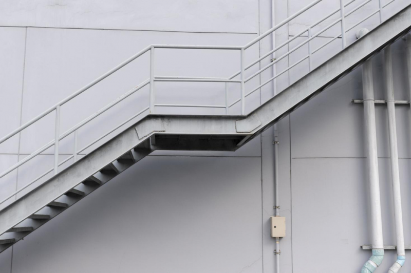 Corrimão de Escada em Inox: A Segurança e Estilo para Seu Ambiente